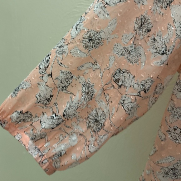 Avenue sheer blouse in peach with Swiss dot pattern, size 26/28 - Picture 6 of 9